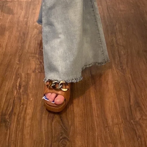 White Mountain sandels size 8 - Picture 9 of 9